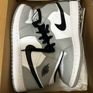 Jordan 1 mid